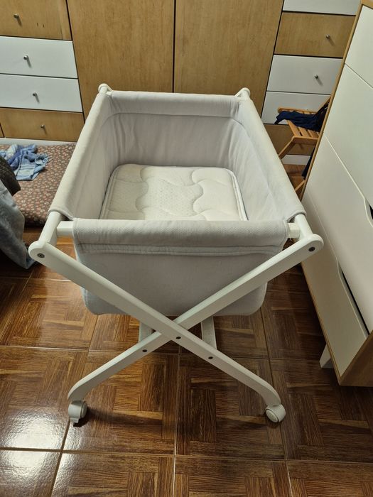 Berço com colchão