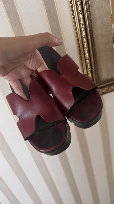 Шльопанці шкіряні