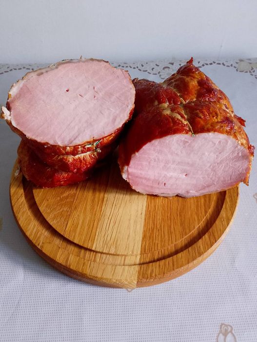 Копченості з домашньої свинини приготовані з любов'ю