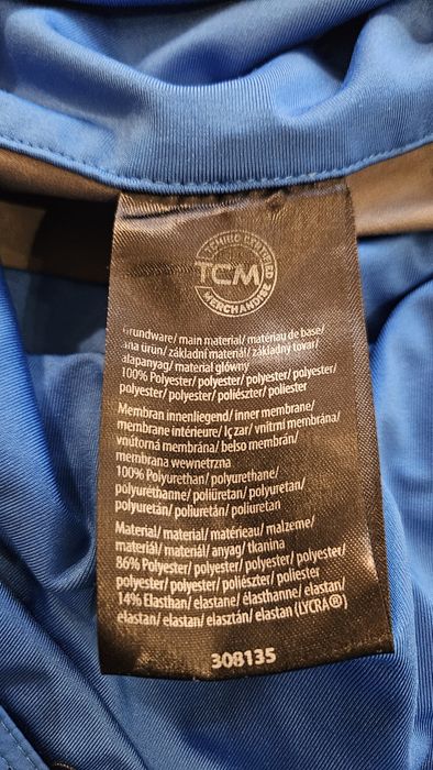 Spodnie typu hardshell trekkingowe lub skitury.