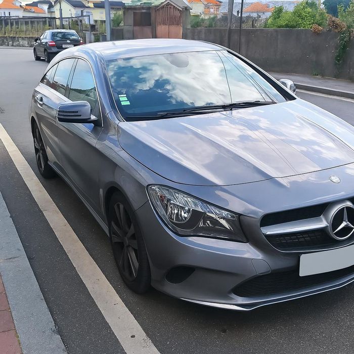 Mercedes CLA 180d Cinza 2017