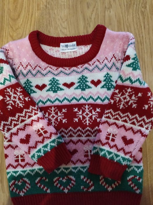 Продам два светрика на дівчинку 12-18місяців