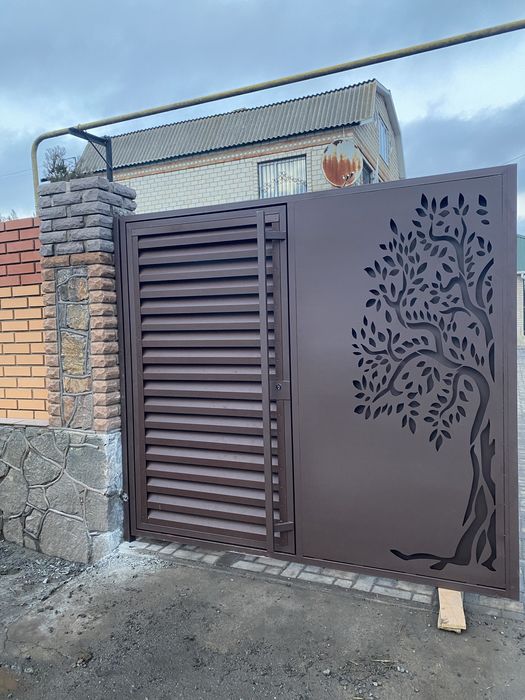 Виготовлення металевих дверей та Воріт з жалюзі