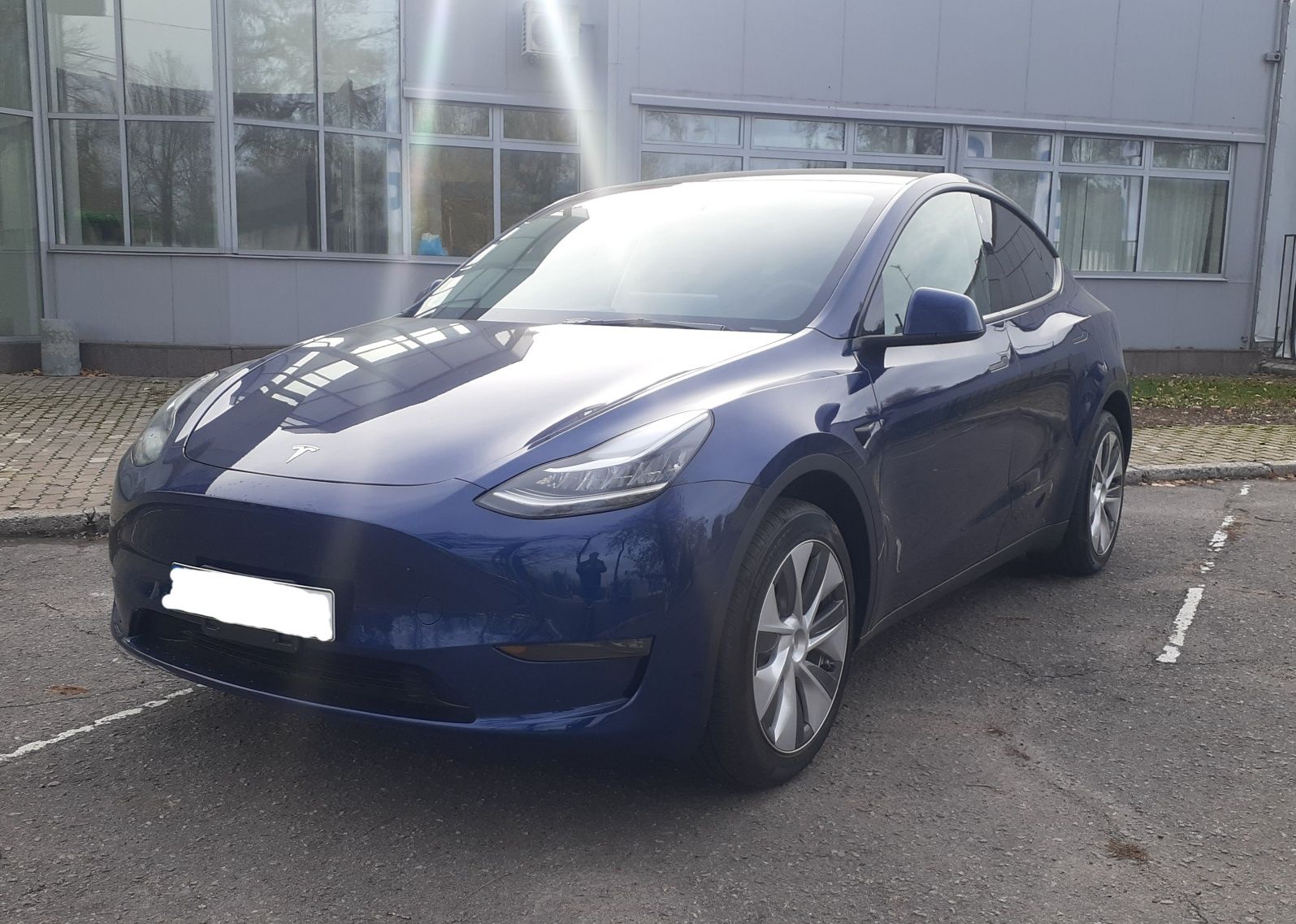 Продаж автомобіля TESLA Model Y