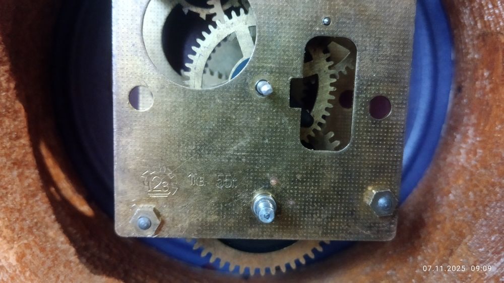 Годинник СЧЗ настільний, дерев'яний корпус 55р.в.