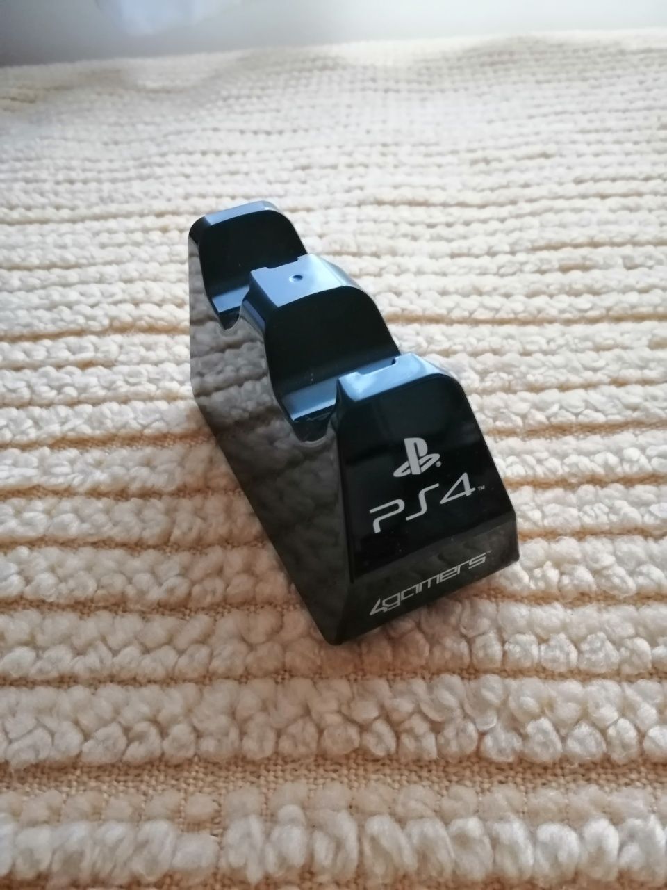 Vendo suporte de comandos PS4