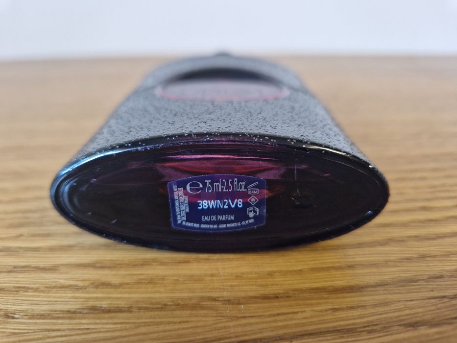 Black Opium Yves Saint Laurent.