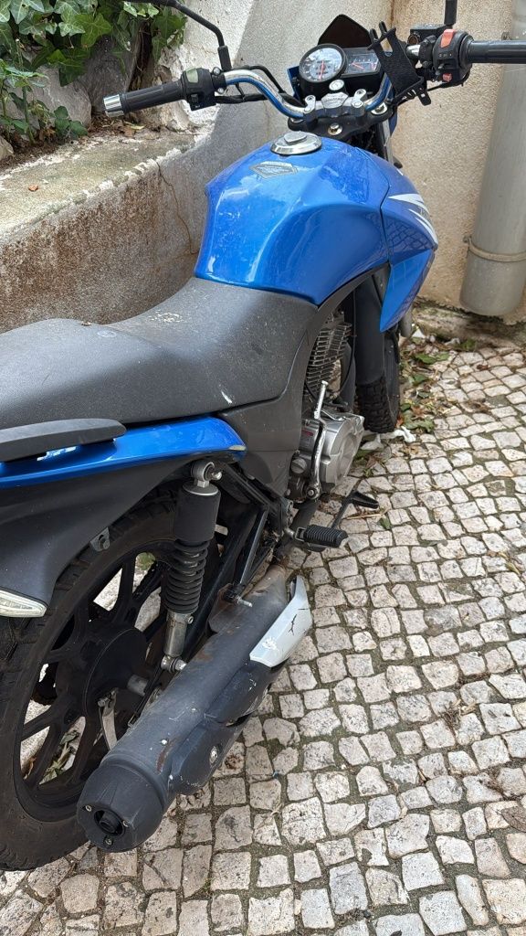 Moto zontes var125