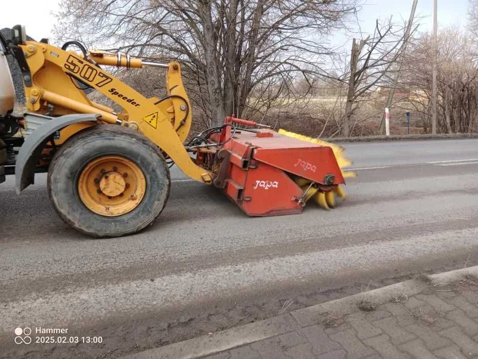 Ładowarka szczotka widły zamiatarka załadunek rozładunek palet