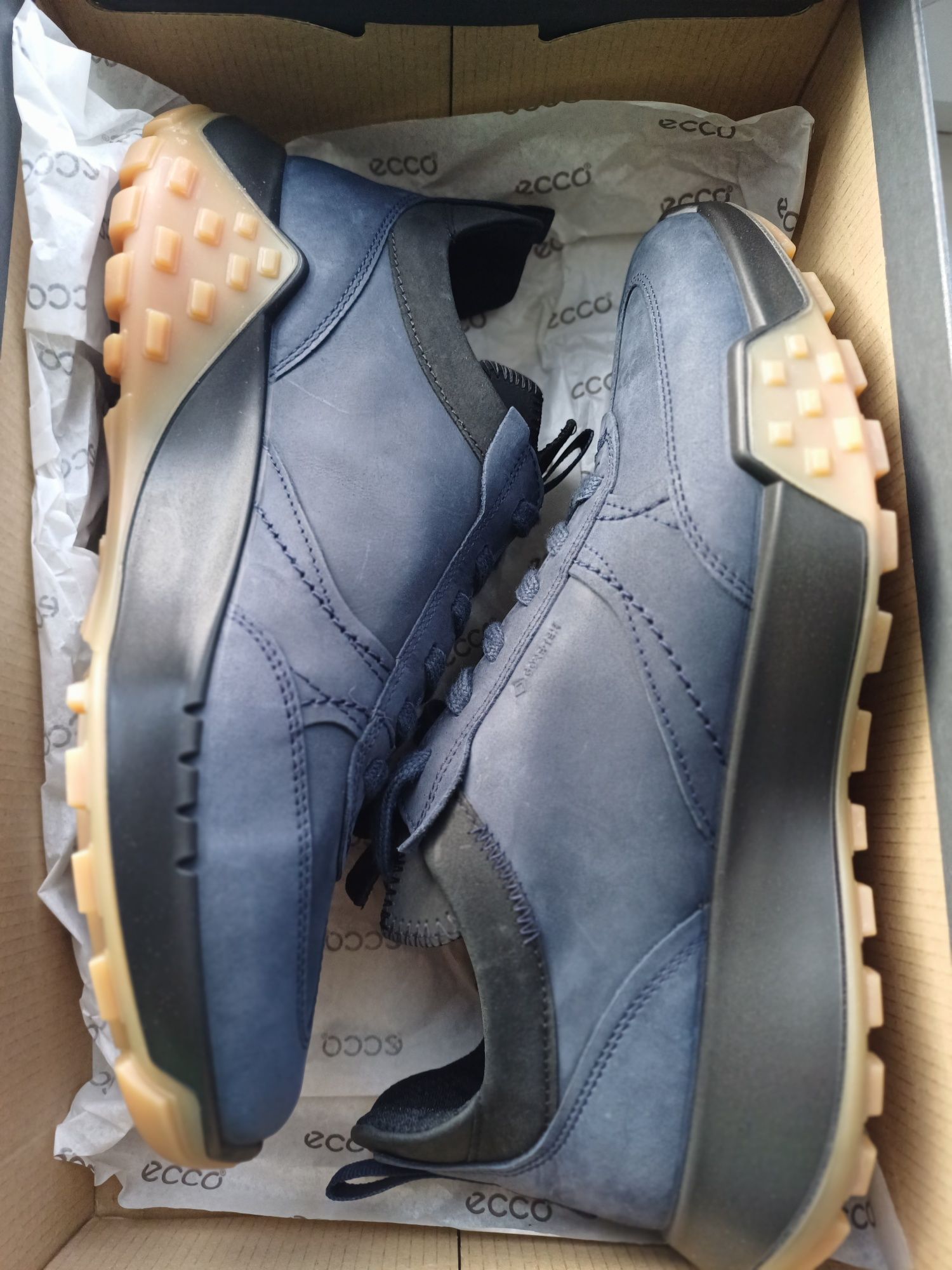 Кросівки ECCO Retro 52492450545 Gore-tex розіри  39,40,41,42