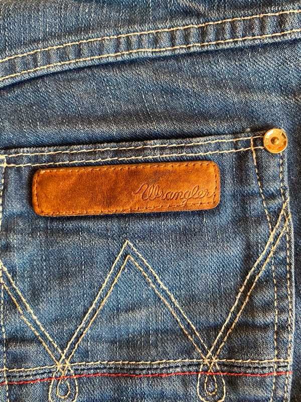 Sprzedam spodenki Wrangler Courtney Skinny