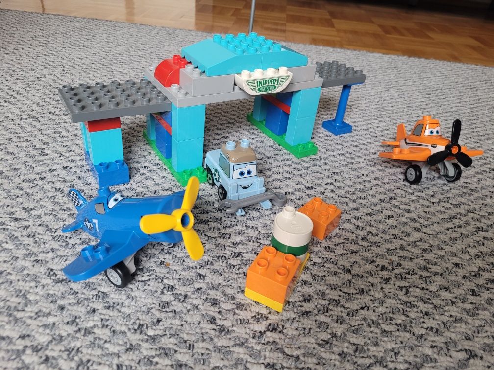 LEGO "Skipper's" Flight School Set 10511 Instructions