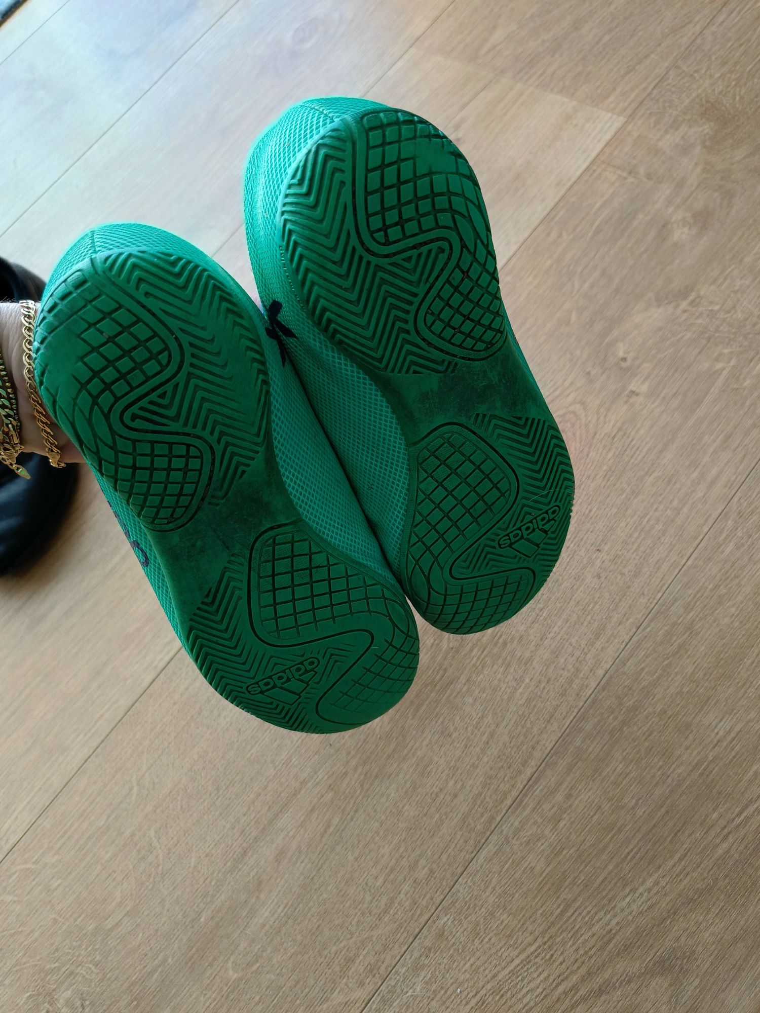 Halówki piłka nożna buty sportowe 33 adidas