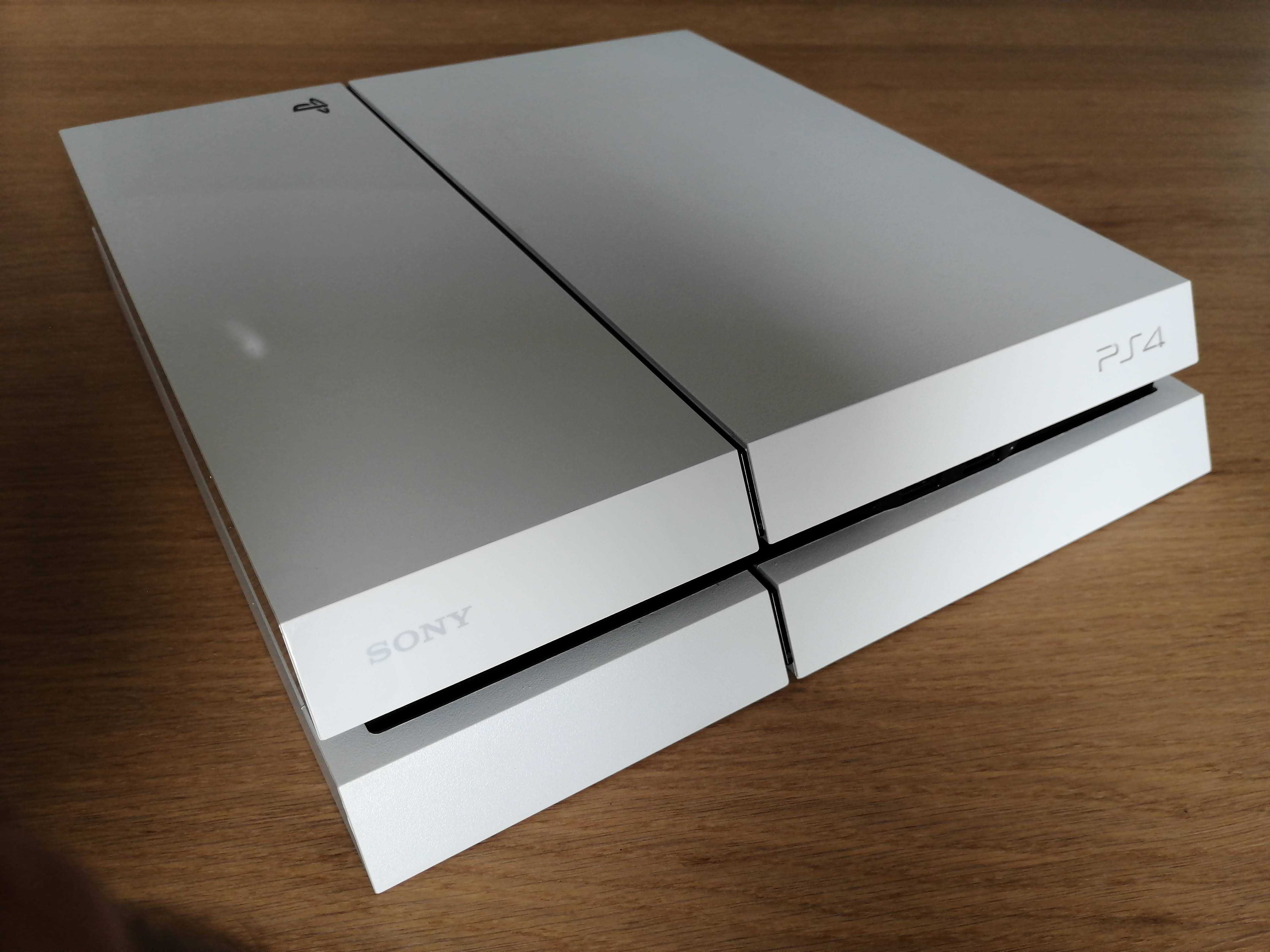 PlayStation 4 500GB White + Dual Shock 4