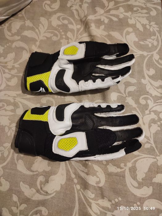 Vendo luvas para moto novas e originais