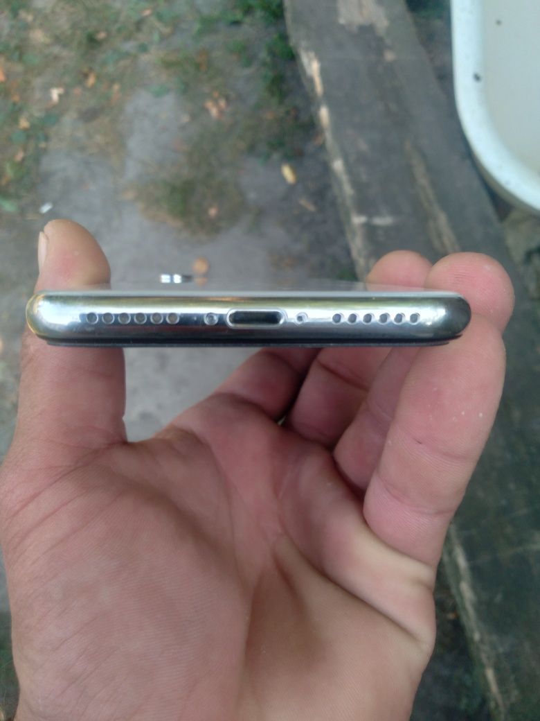Продам айфон 10 Х