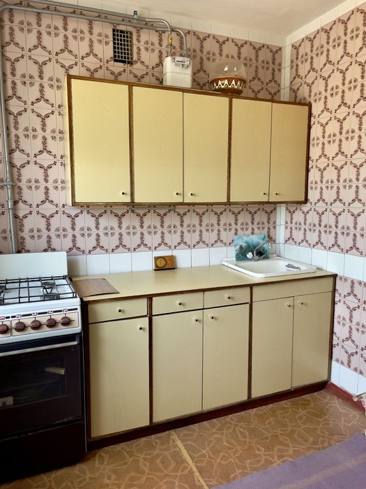 Продається трикімнатна квартира