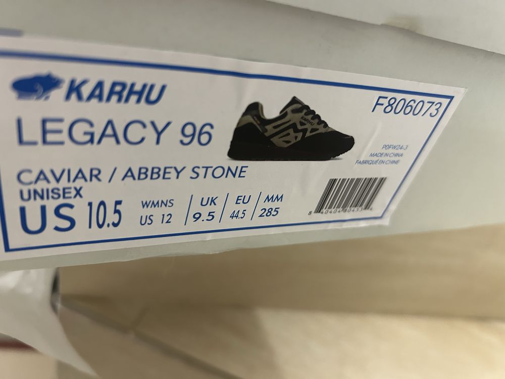 Продам кросівки чоловічі Karhu