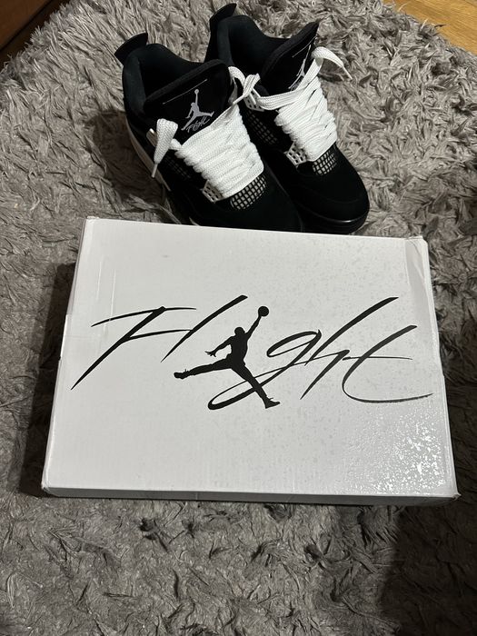 Air Jordan 4 “White Thunder”