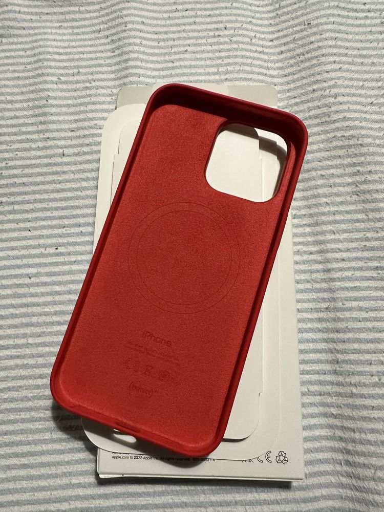 Capa silicone iphone 14 pro max (RED)  original como nova