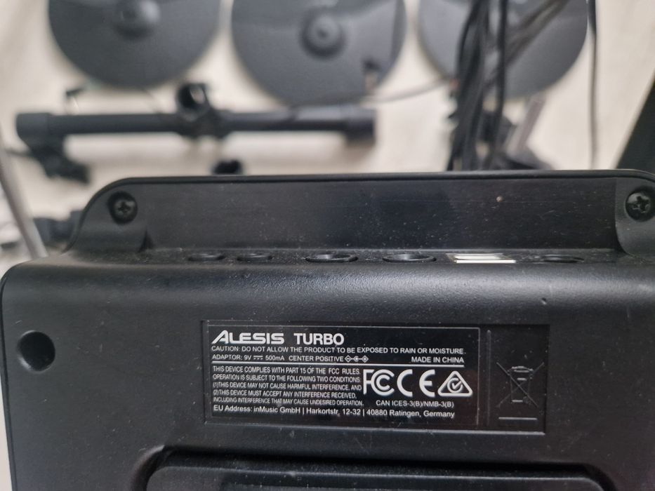 Продам барабани Alesis