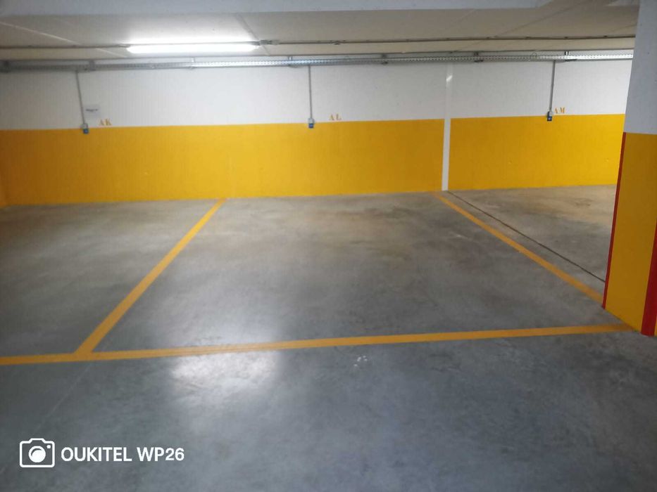 Lugar de Garagem - Madalena / Devesas