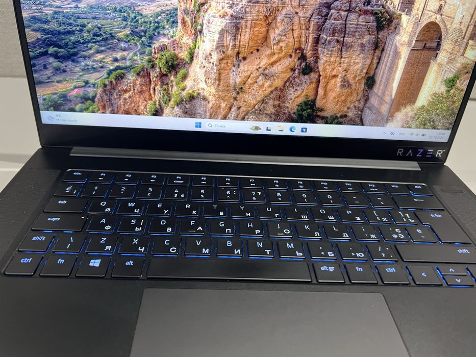 Игровой Razer Blade RZ09-0328 - 15" 144Hz /i7 /SSD 512/16Gb/ RTX 2060