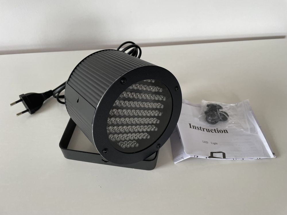 Reflektor LED Dyskotekowe Kolorowy- Sterowane Dźwiękiem - 220 V - Nowe