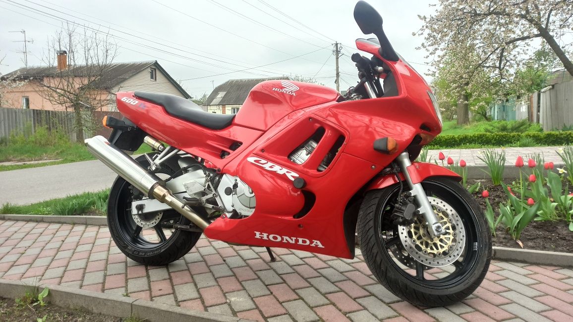 Спортбайк Honda cbr600 f3