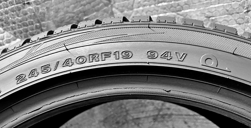 Шини Б/в 245.40.19 пара  Falken