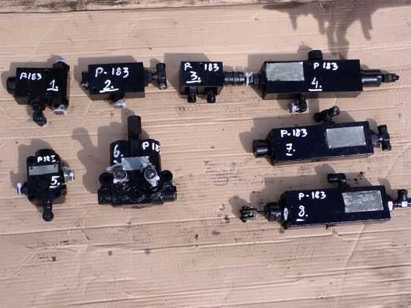 Podnośnik BUMAR P183 - Siłownik hydrauliczny podnoszenia ramienia