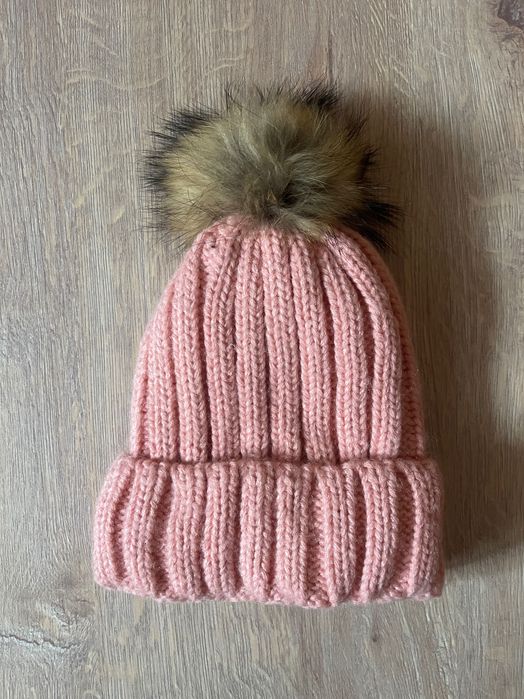 Шапка на дівчинку 2 роки в новому стані