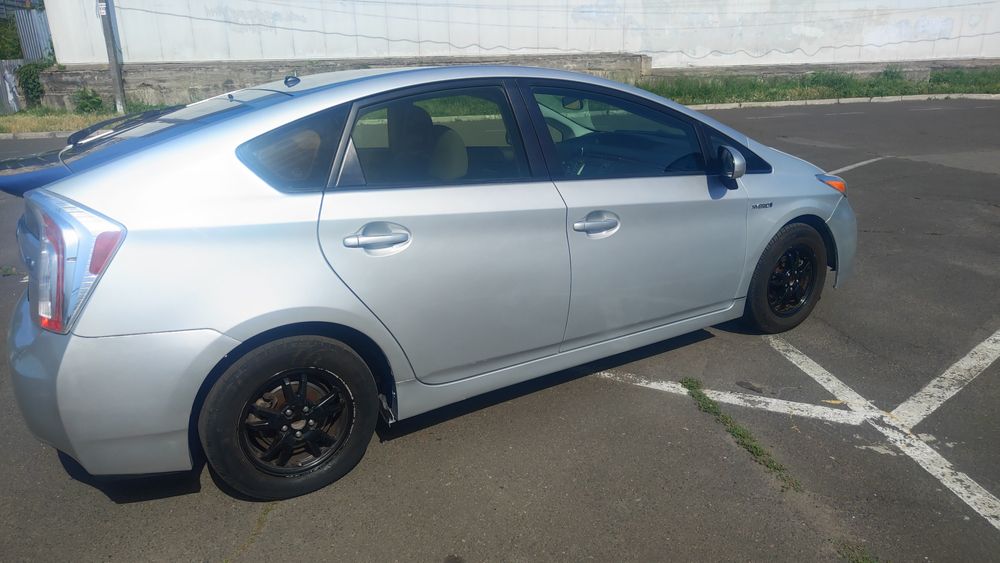 Сдаеться авто в аренду Toyota Prius 2014 г. Прокат авто Приус,