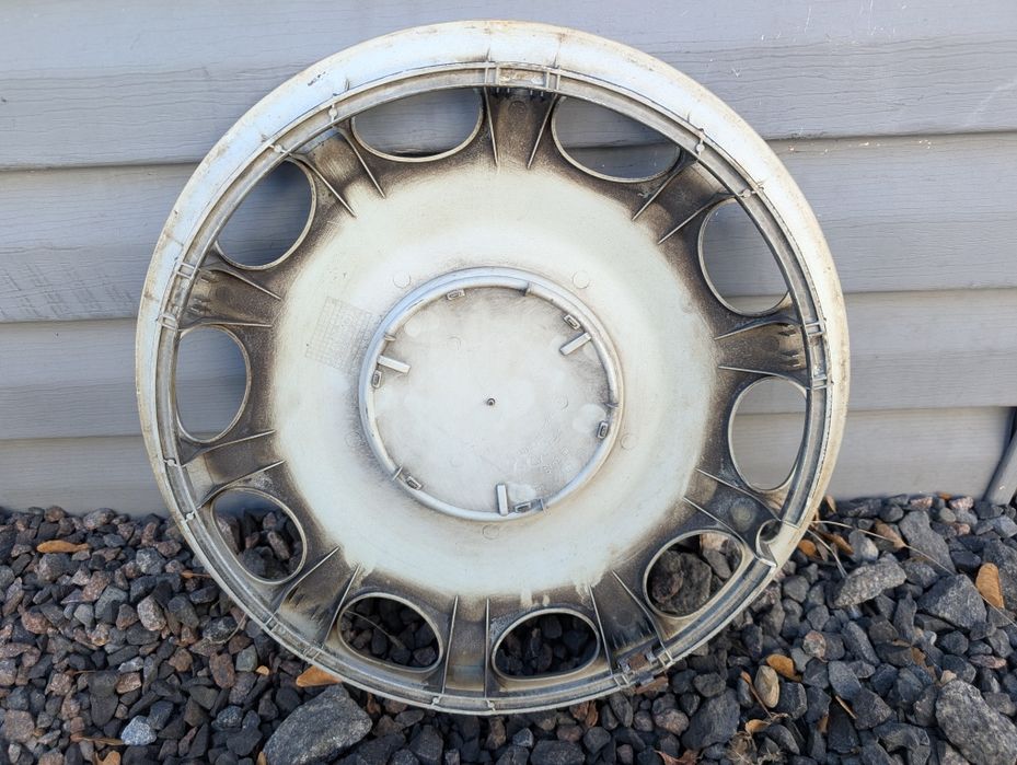 Оригінальні ковпаки Mersedes R15 в хорошому стані