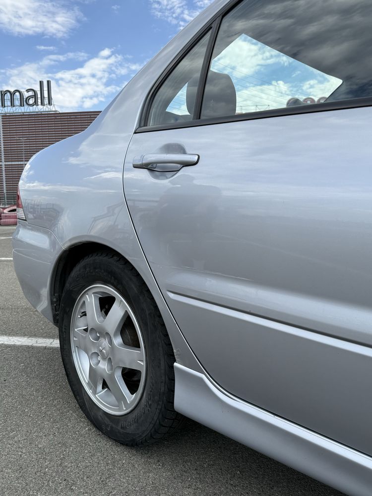 Mitsubishi Lancer 9