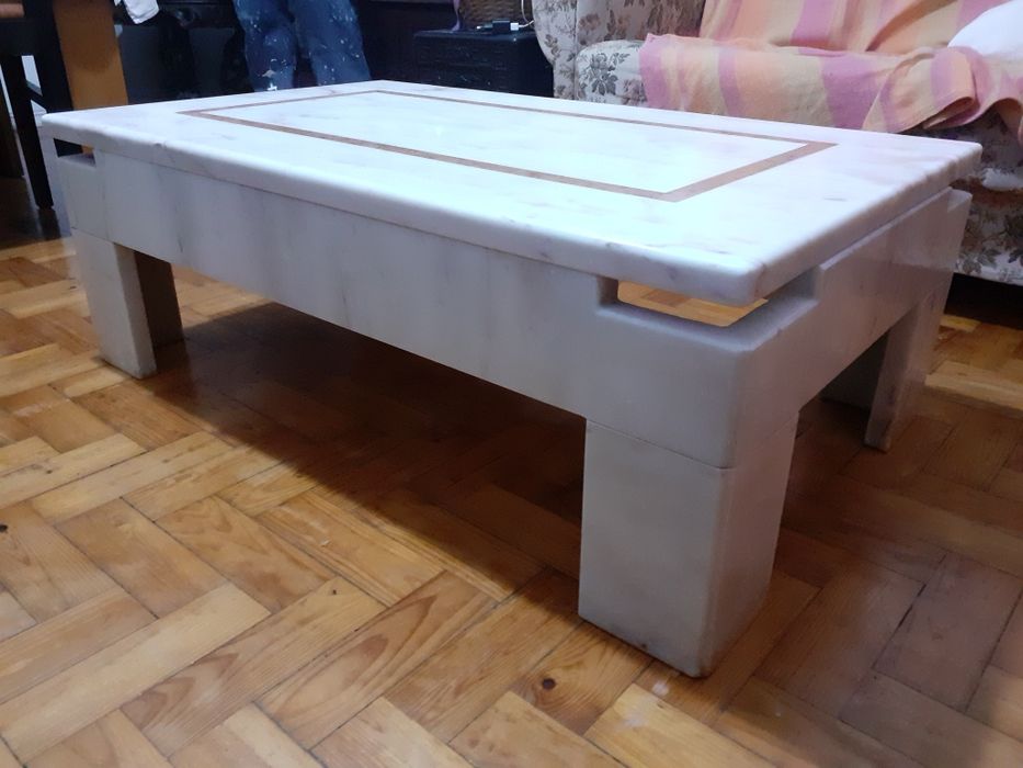 Mesa de centro em marmore