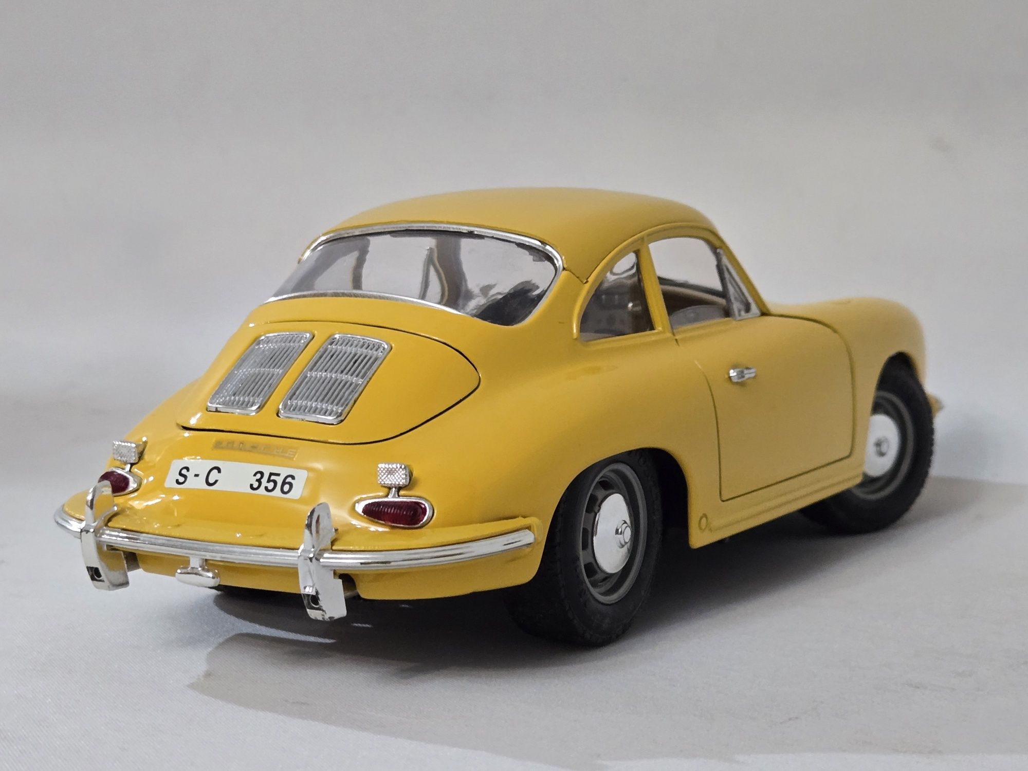 Miniatura Porsche 356B 1/18