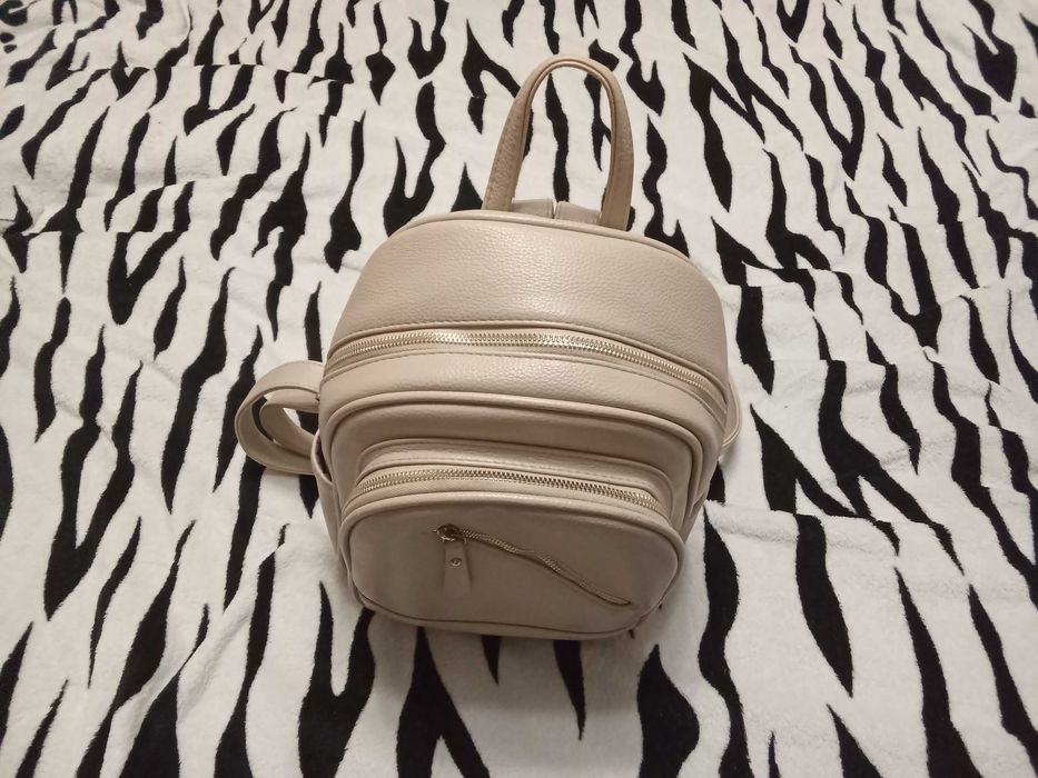 Продам женский рюкзак