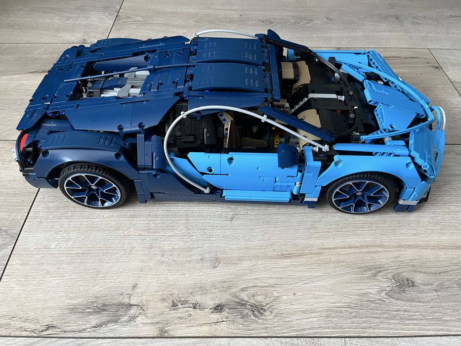 LEGO Technic 42083 Bugatti Chiron