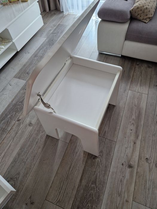 Stolik dziecięcy