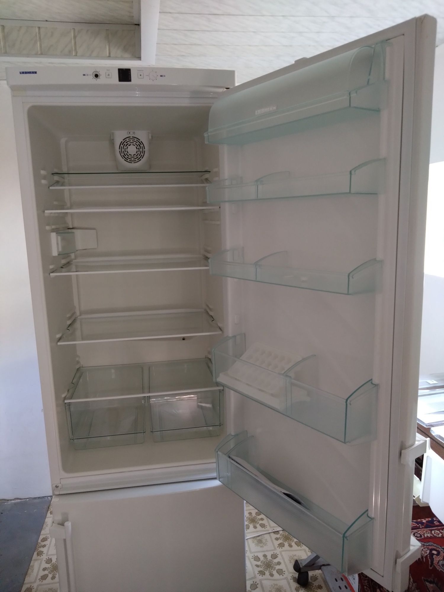 Холодильник Liebherr CP 40030 новий під ремонт
