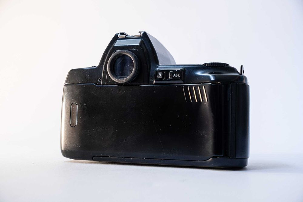 [BDB STAN] aparat analog NIKON F-801s Auto Focus lustrzanka zoom 35-70