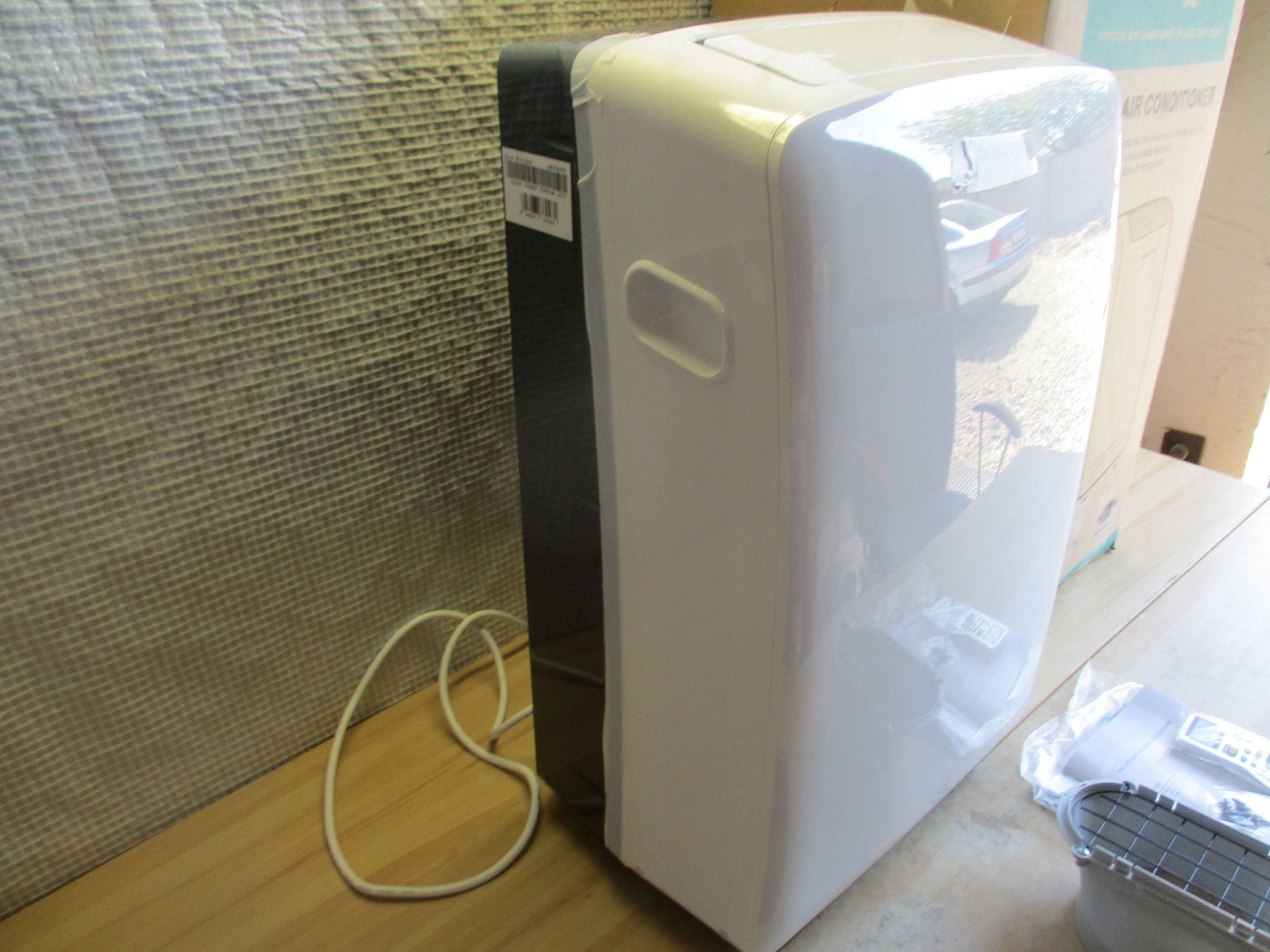Klimatyzator przenośny Gorenje Apc09/64 dB Biały