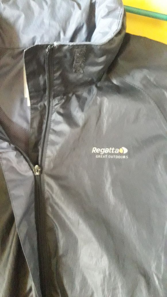 Ветровка, дождевик Regatta 50 раз. (SIZE 12,EUR 38,M).