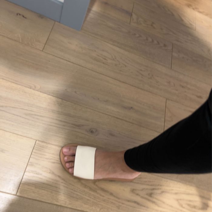 Шльопанці,Босоніжки,шльопки шкіряні