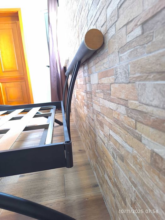 Cama em ferro de casal