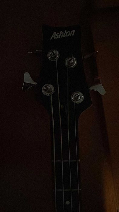 Baixo Electrico com amplificador