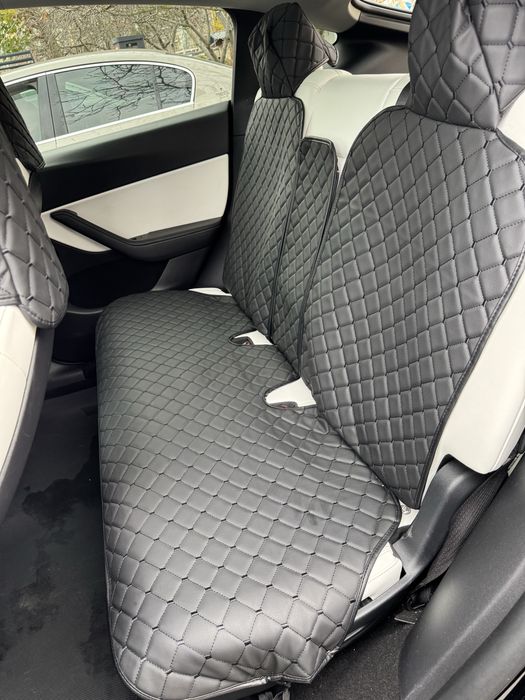 Комплект чехлов на Tesla Model Y