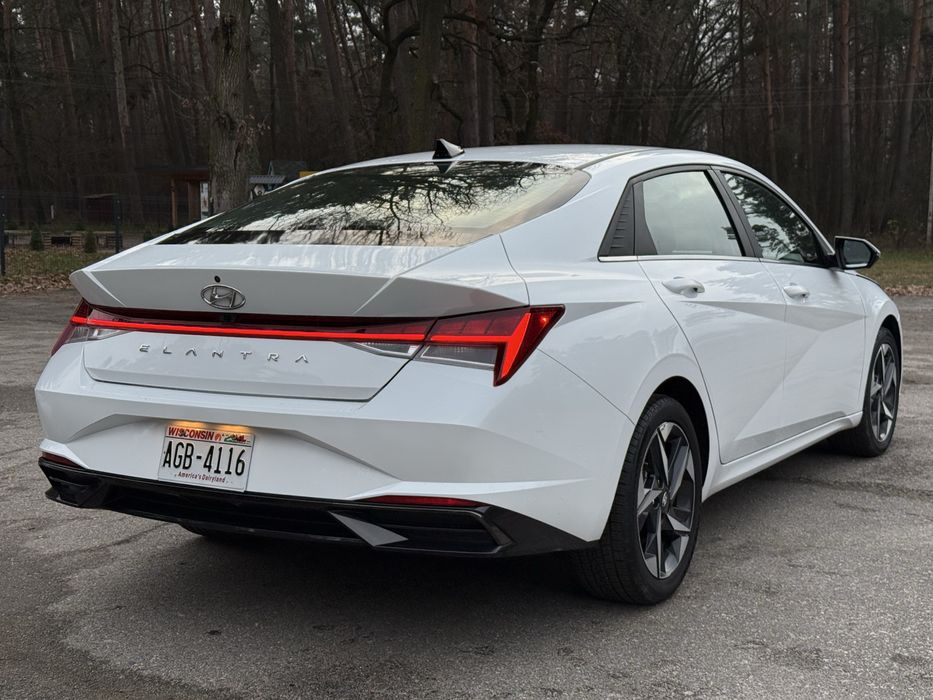 Hyundai Elantra 2021