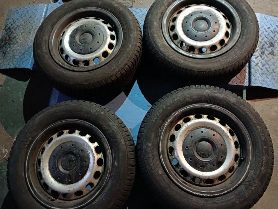 Felga stalowe  z oponami zimowymi VW